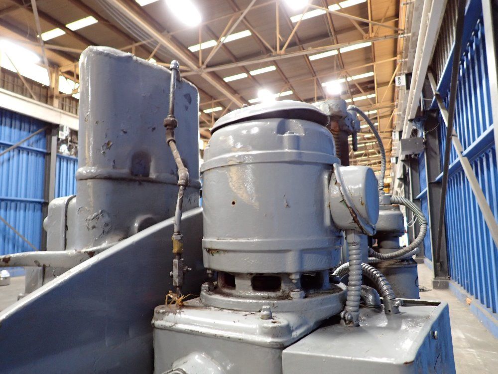 Carlton 4'x 9" Radial Arm Drill - 9x4