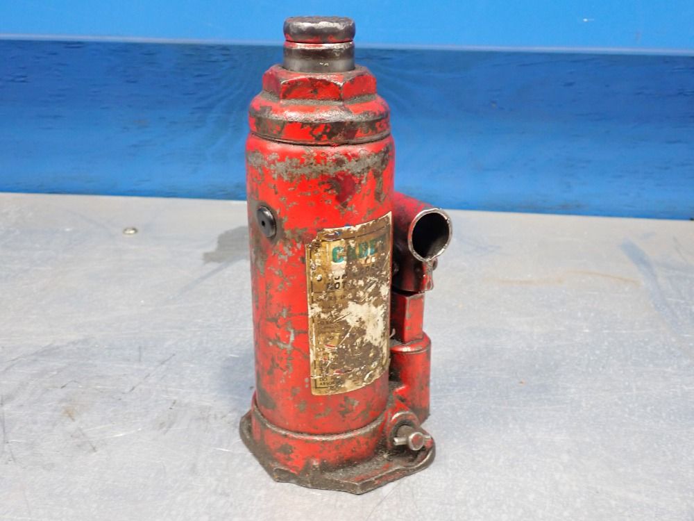 Cadet 2 Ton Hydraulic Bottle Jack