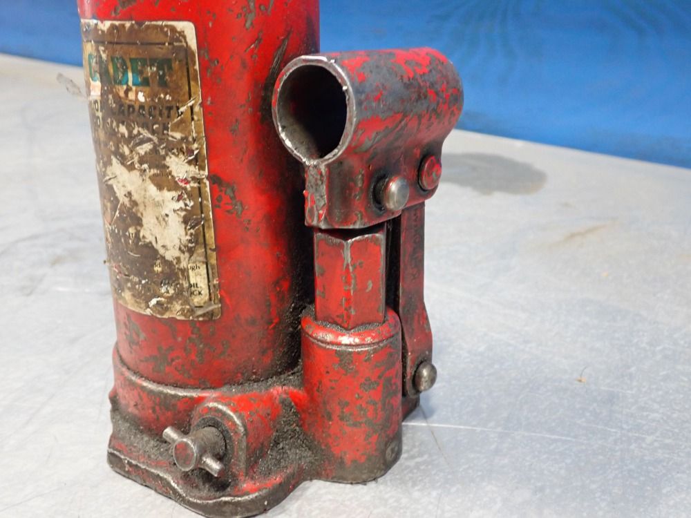Cadet 2 Ton Hydraulic Bottle Jack