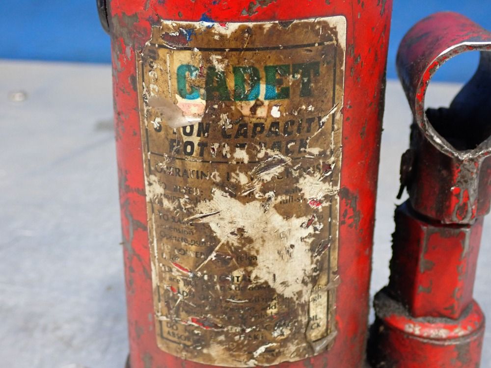 Cadet 2 Ton Hydraulic Bottle Jack