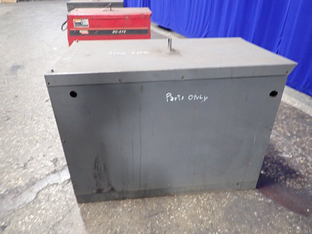 Lincoln Electric 600 Amps Welder - Dc600