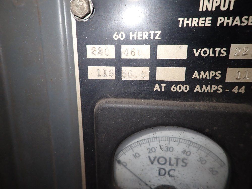 Lincoln Electric 600 Amps Welder - Dc600