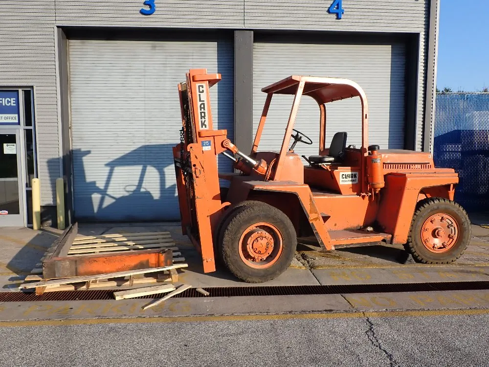 Clark 18000 Lbs Propane Forklift - Chy 180