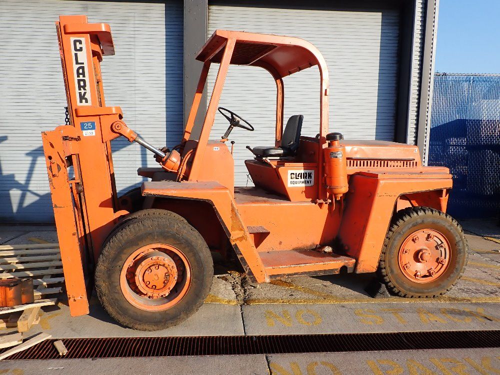 Clark 18000 Lbs Propane Forklift - Chy 180