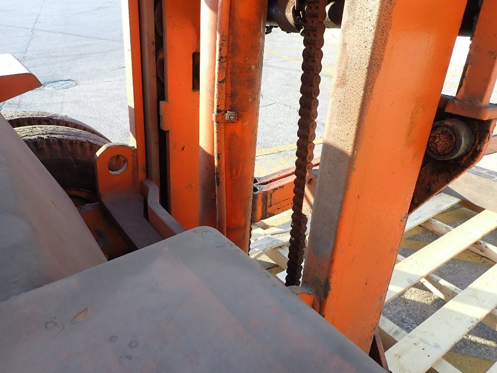 Clark 18000 Lbs Propane Forklift - Chy 180