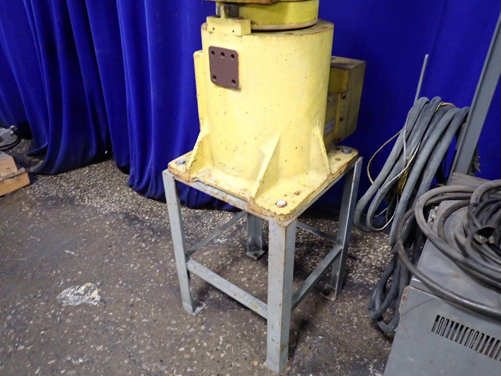 Fanuc Robot - M-16il