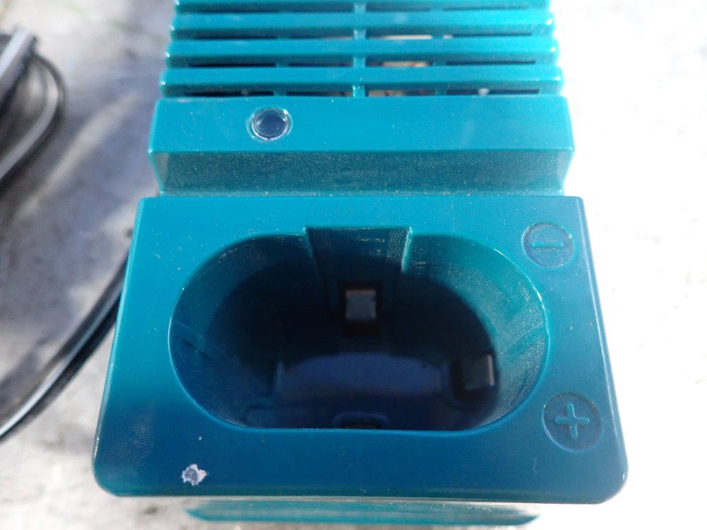 Makita Fast Battery Charger - Dc 9700a