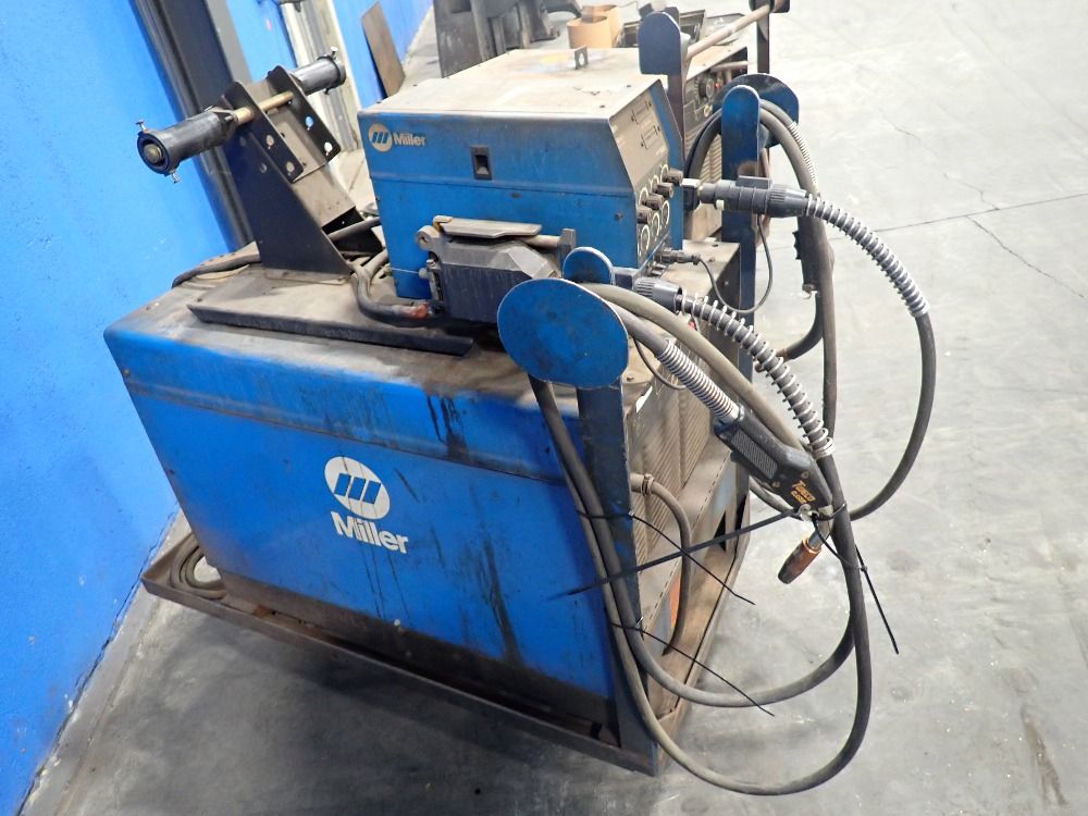 Miller 37 Kw Welder W/wire Feeder - Deltaweld 651