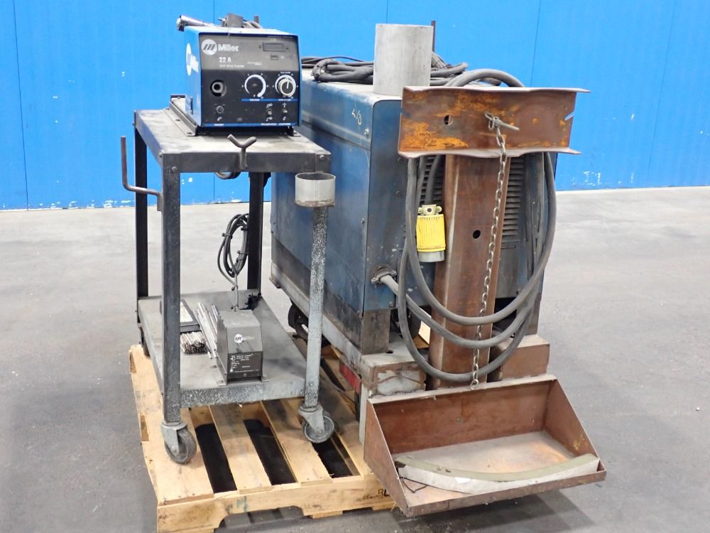 Miller Welder With Wire Feeder - Deltaweld 450