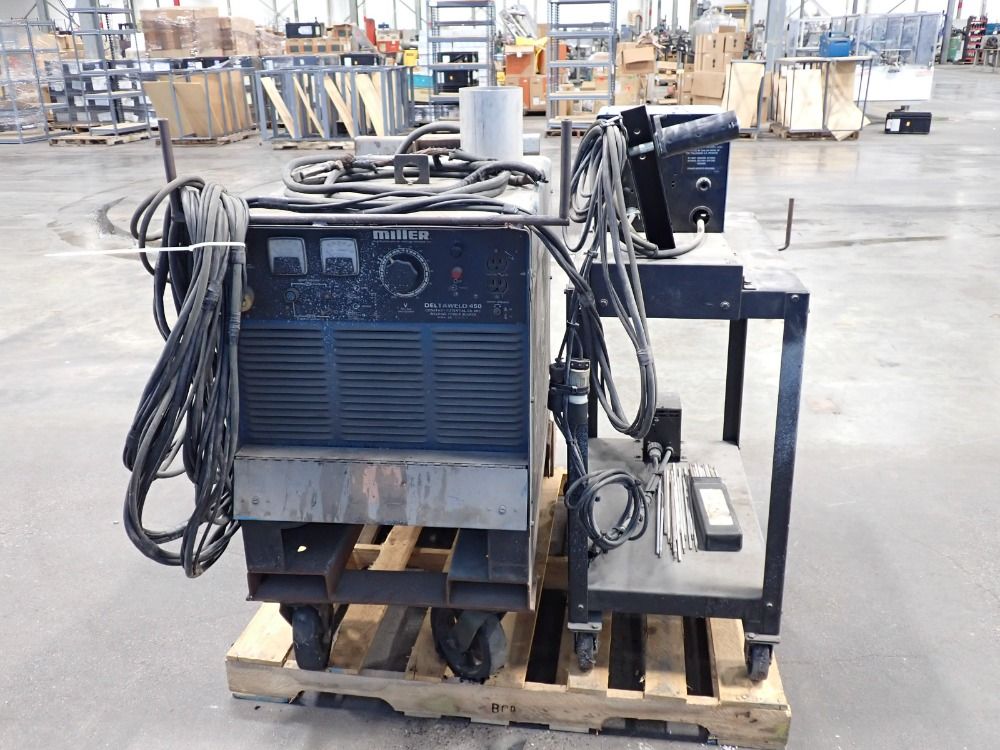 Miller Welder With Wire Feeder - Deltaweld 450