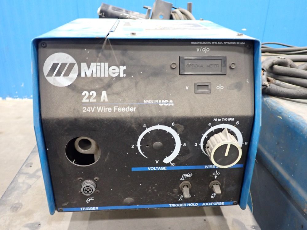 Miller Welder With Wire Feeder - Deltaweld 450