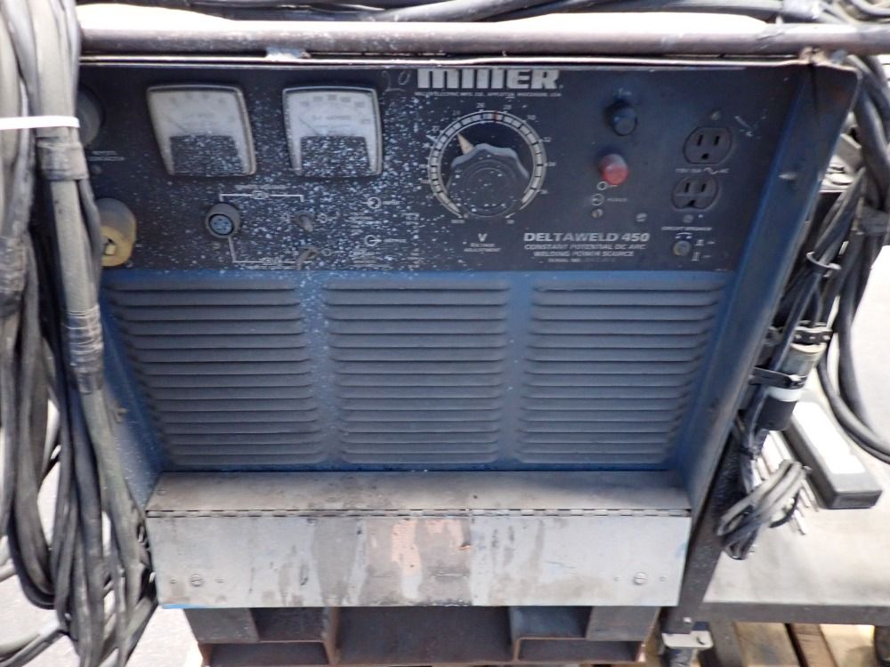 Miller Welder With Wire Feeder - Deltaweld 450