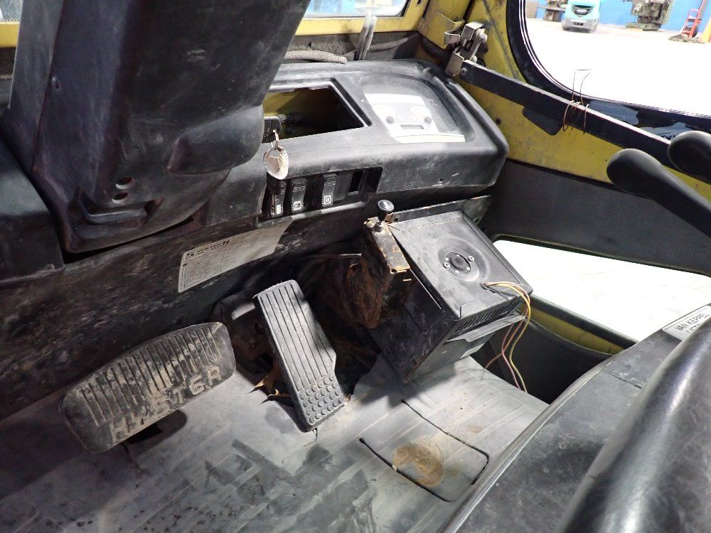 Hyster 11,150 # Diesel Forklift - H110xm