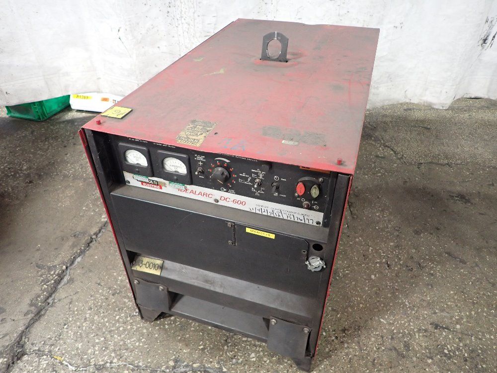 Lincoln Electric 600 Amps Welder - Ideal Arc Dc-600