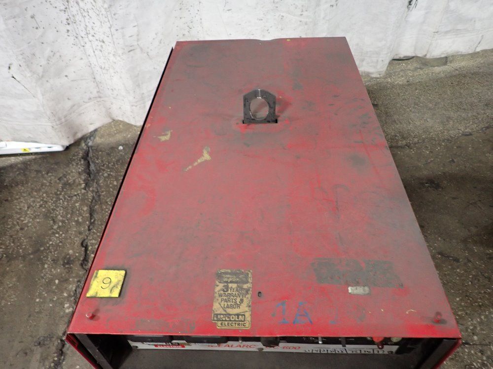Lincoln Electric 600 Amps Welder - Ideal Arc Dc-600
