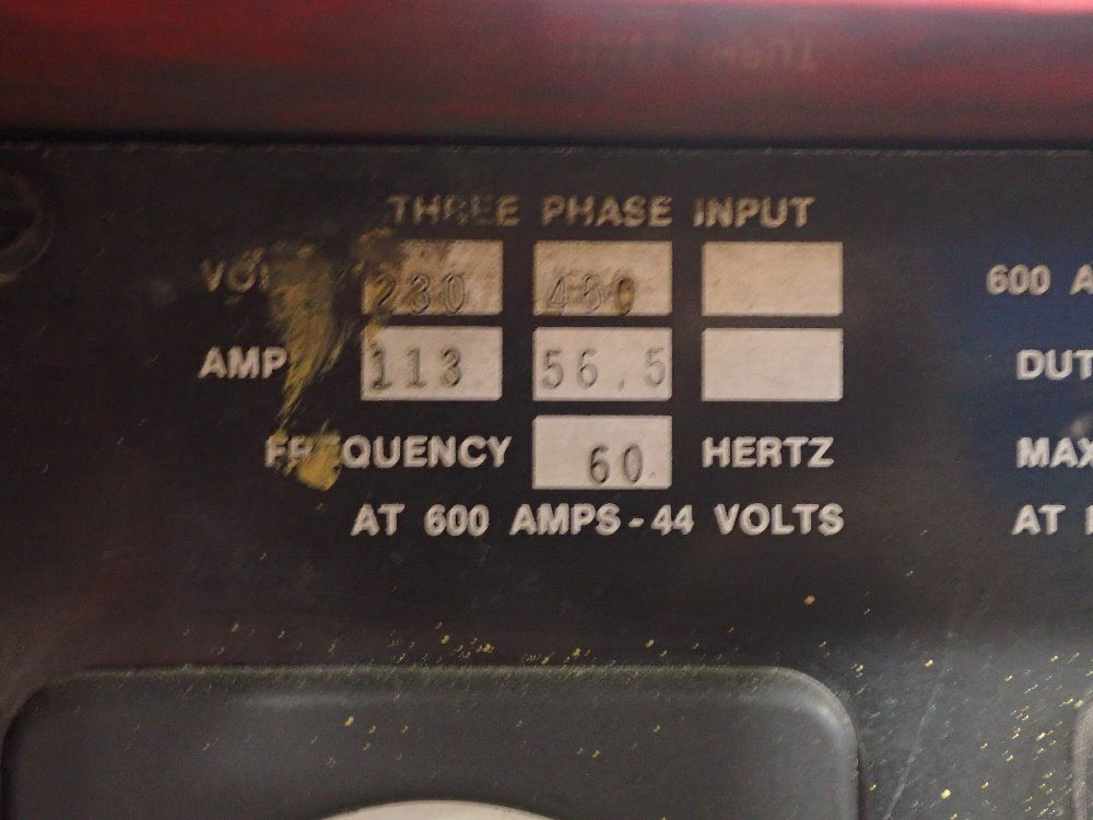 Lincoln Electric 600 Amps Welder - Ideal Arc Dc-600