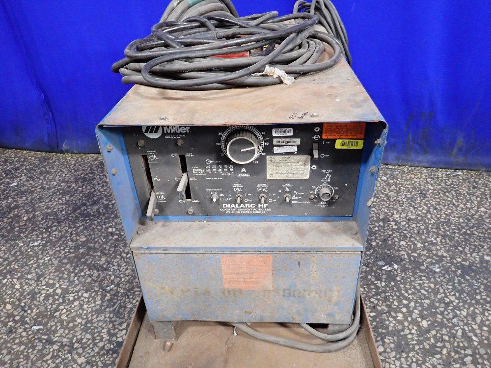 Miller 250 Amps Welder - Dialarc Hf