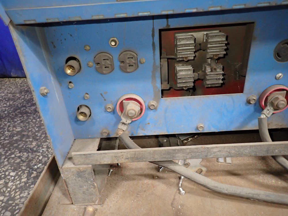 Miller 250 Amps Welder - Dialarc Hf