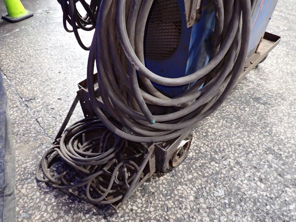 Miller 250 Amps Welder - Dialarc Hf