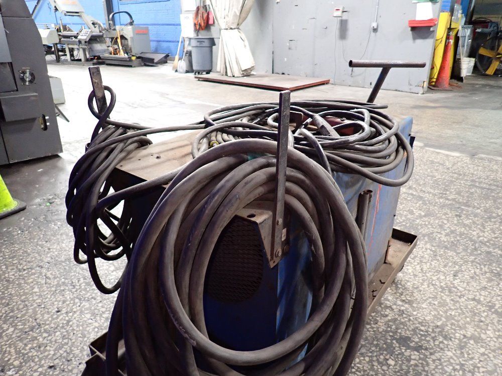 Miller 250 Amps Welder - Dialarc Hf