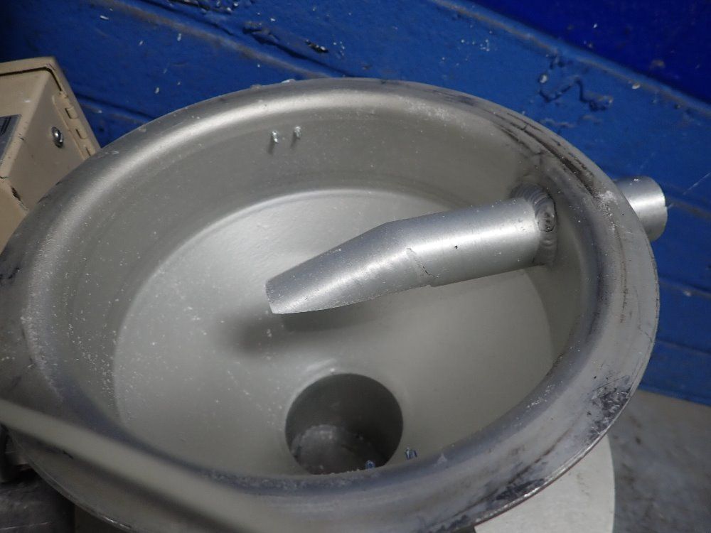 Plastic Process Equipment 7" Dia Feeder - Hl-1np