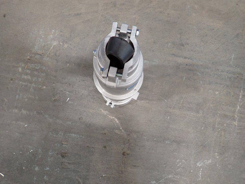 Cooper/crouse-hinds 200a Cord Connector - Apr204112