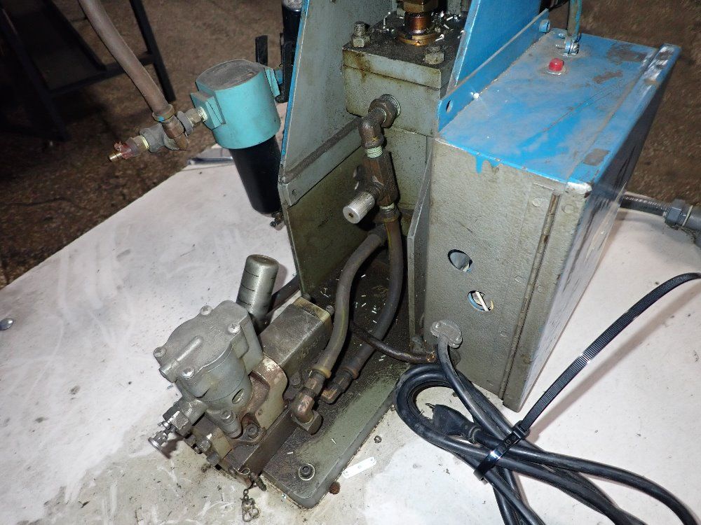 National Rivet Riveter - Va