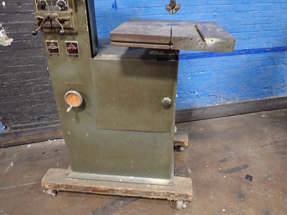 Wespa 15 1/2" Throat Vertical Band Saw - 1599