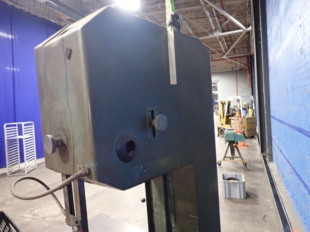 Wespa 15 1/2" Throat Vertical Band Saw - 1599