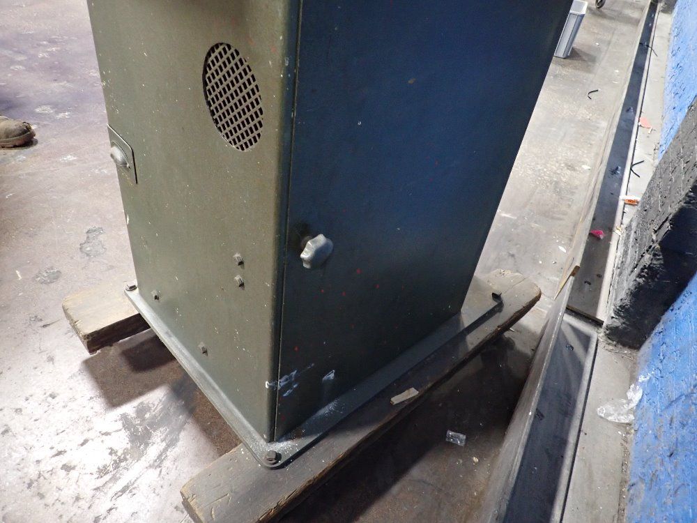 Wespa 15 1/2" Throat Vertical Band Saw - 1599