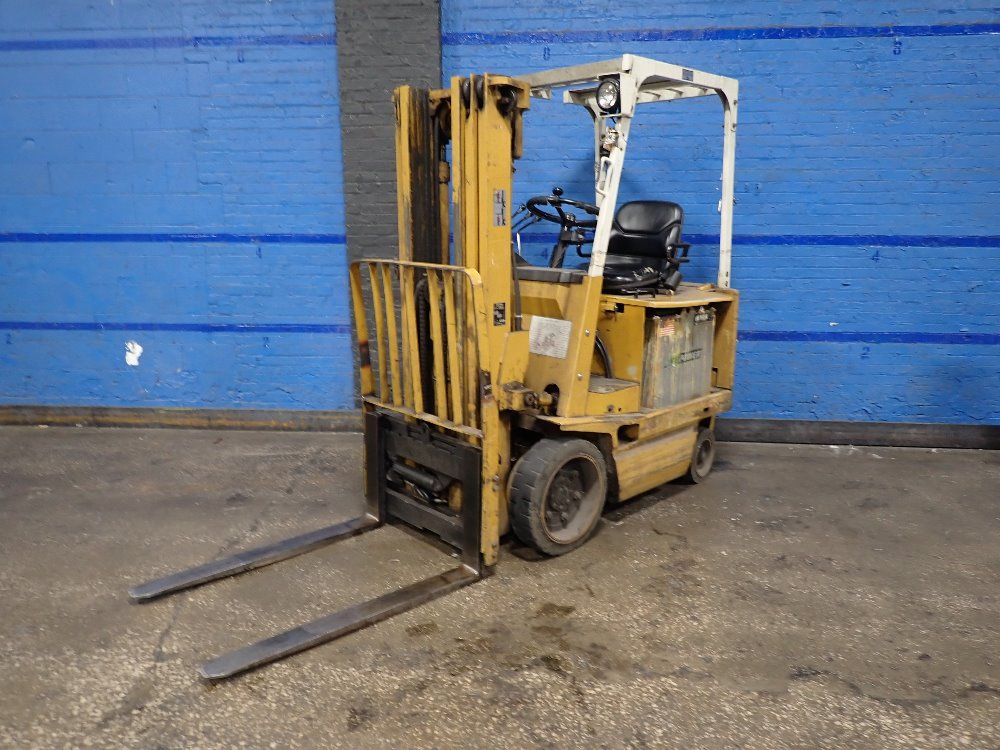 Tcm 2480 Lbs Electrical Forklift - Fcb15h2