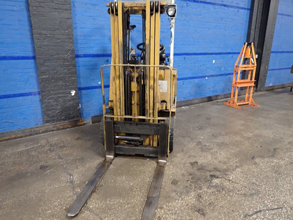 Tcm 2480 Lbs Electrical Forklift - Fcb15h2
