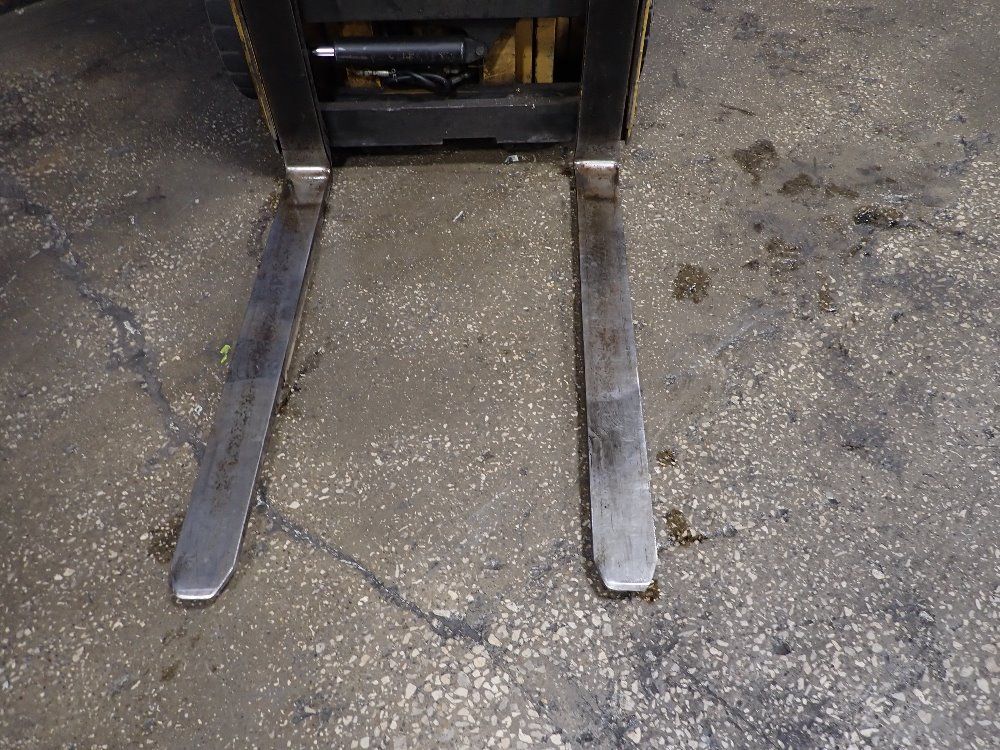 Tcm 2480 Lbs Electrical Forklift - Fcb15h2