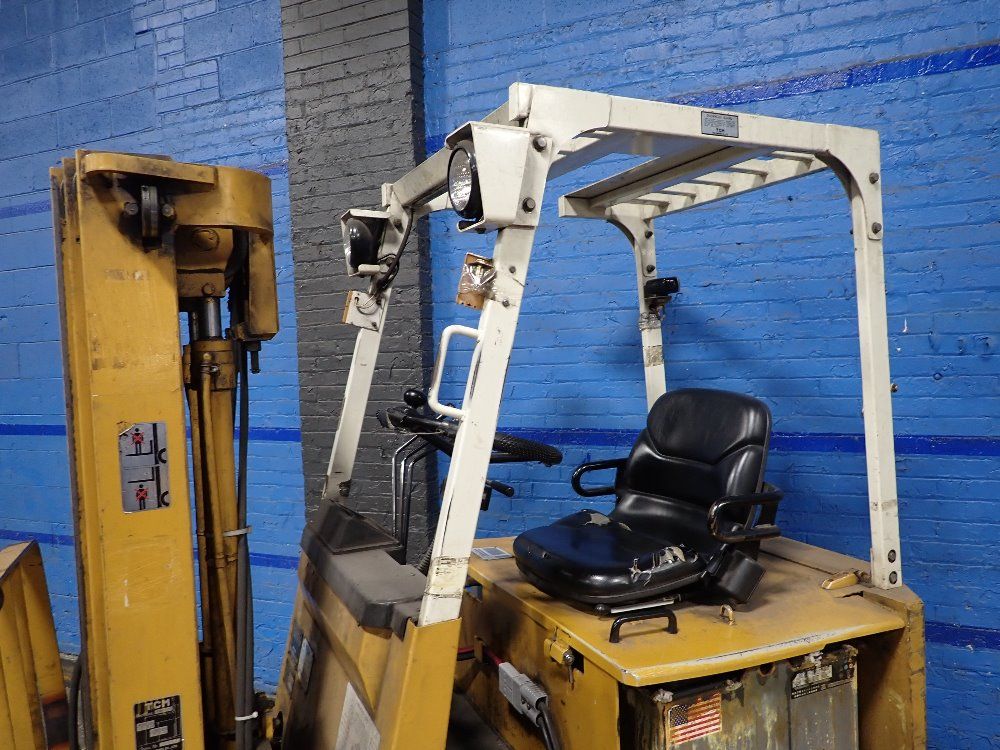 Tcm 2480 Lbs Electrical Forklift - Fcb15h2