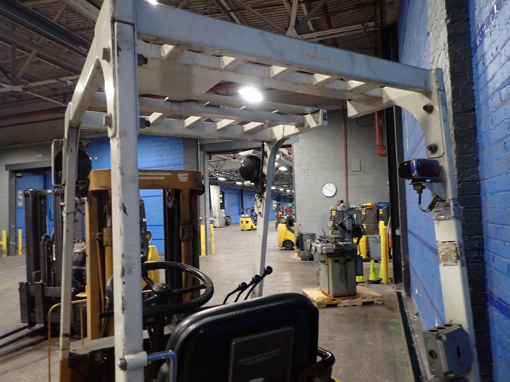 Tcm 2480 Lbs Electrical Forklift - Fcb15h2