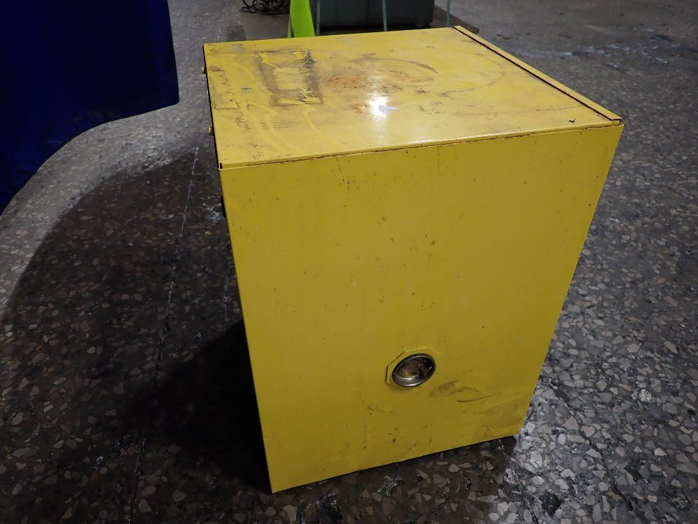 Justrite 4 Gallons/17" X 17" X 22" Id Flammable Storage Cabinet