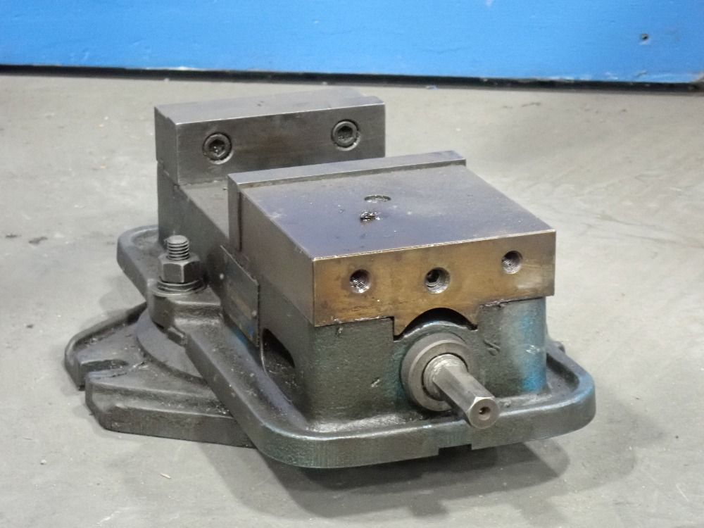 Kurt Mfg. Co. 5" Precision Machine Vise