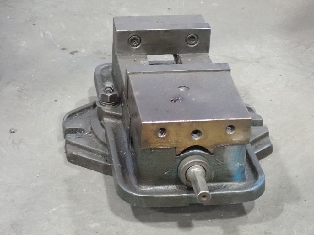 Kurt Mfg. Co. 5" Precision Machine Vise