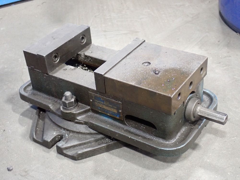 Kurt Mfg. Co. 5" Precision Machine Vise