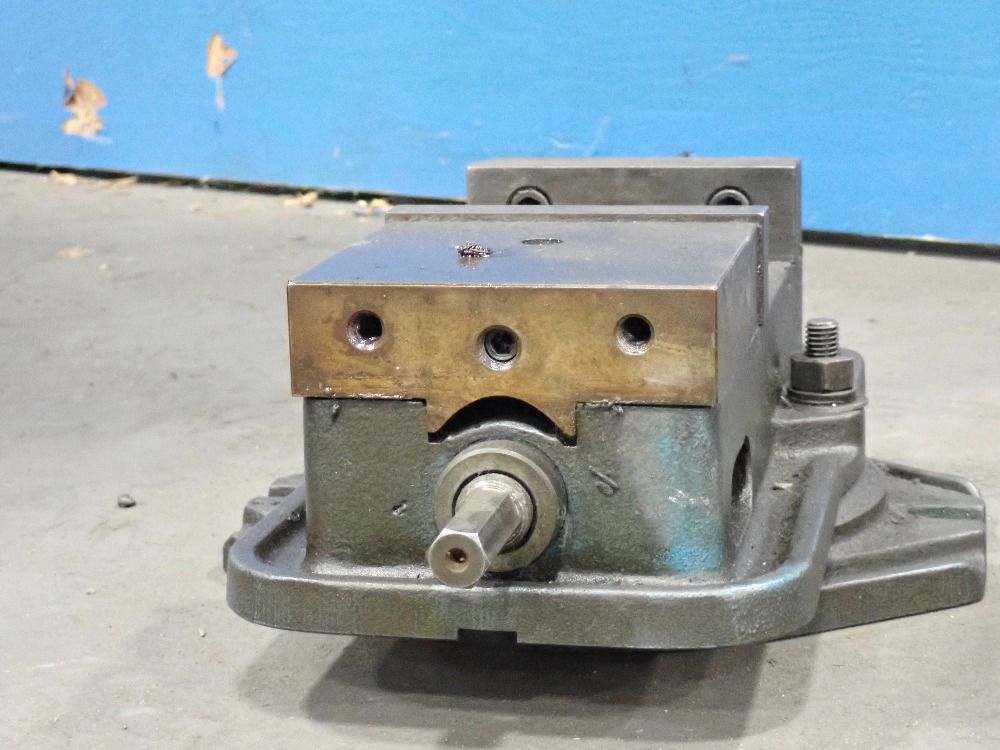 Kurt Mfg. Co. 5" Precision Machine Vise