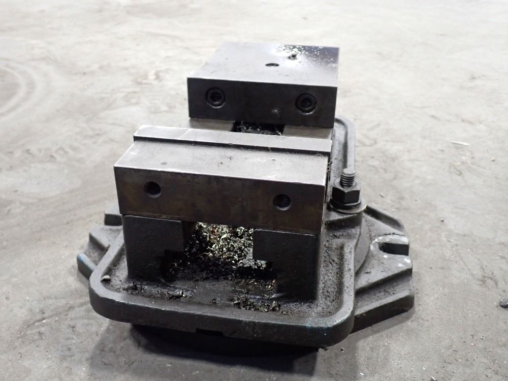 Kurt Mfg. Co. 5" Precision Machine Vise