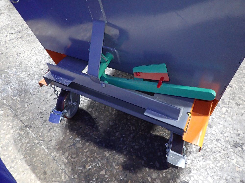 Global 36" X 60" X 32' Self Dumping Hopper - 10077