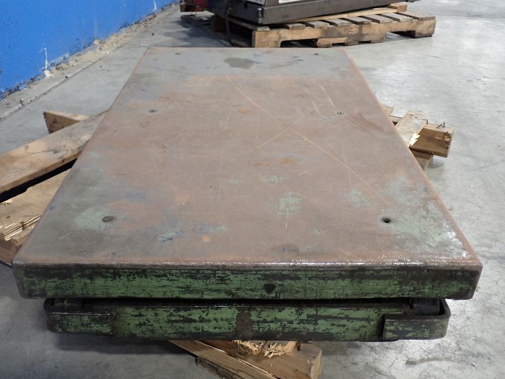 American Mfg Co Compact Lift Table
