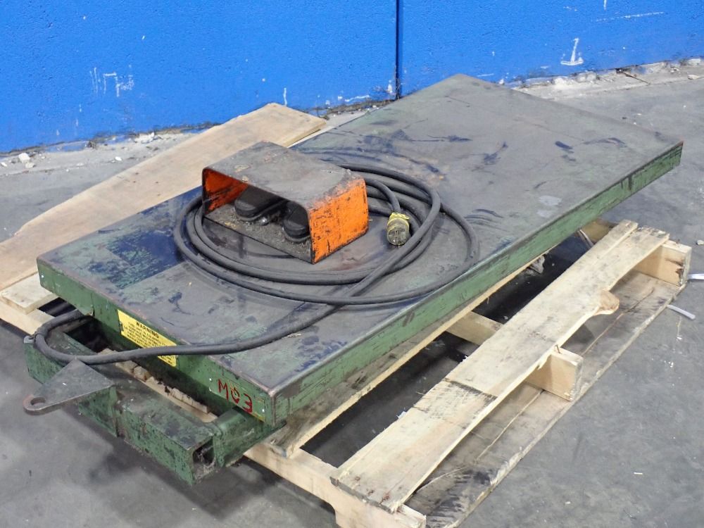 American Mfg. Co. Inc. Electric Lift Table