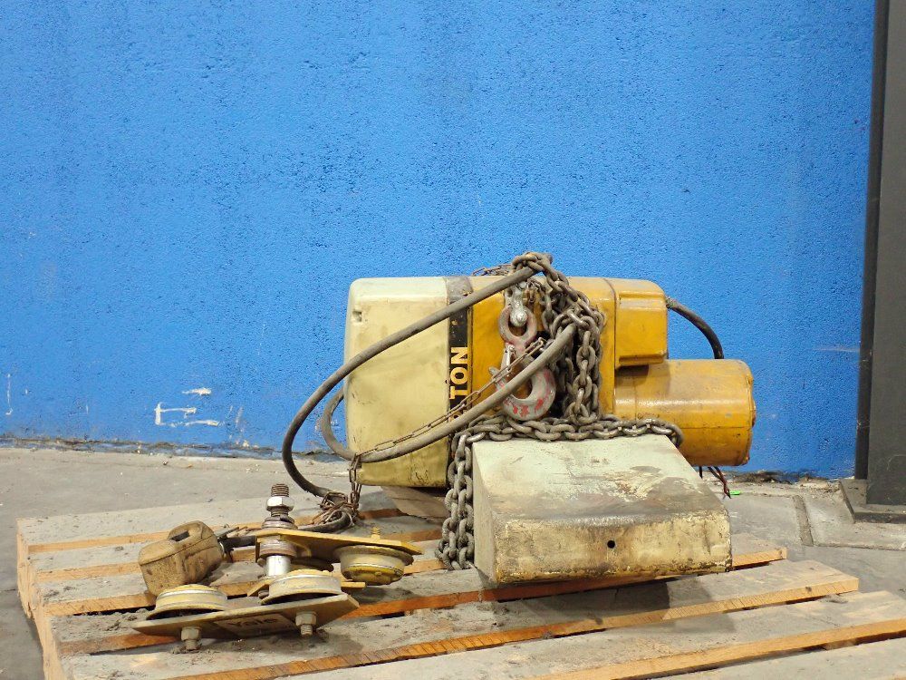 Yale 4000 Lbs. Electric Hoist - Kel2-18nh71/282