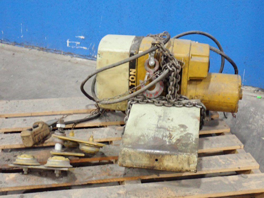 Yale 4000 Lbs. Electric Hoist - Kel2-18nh71/282