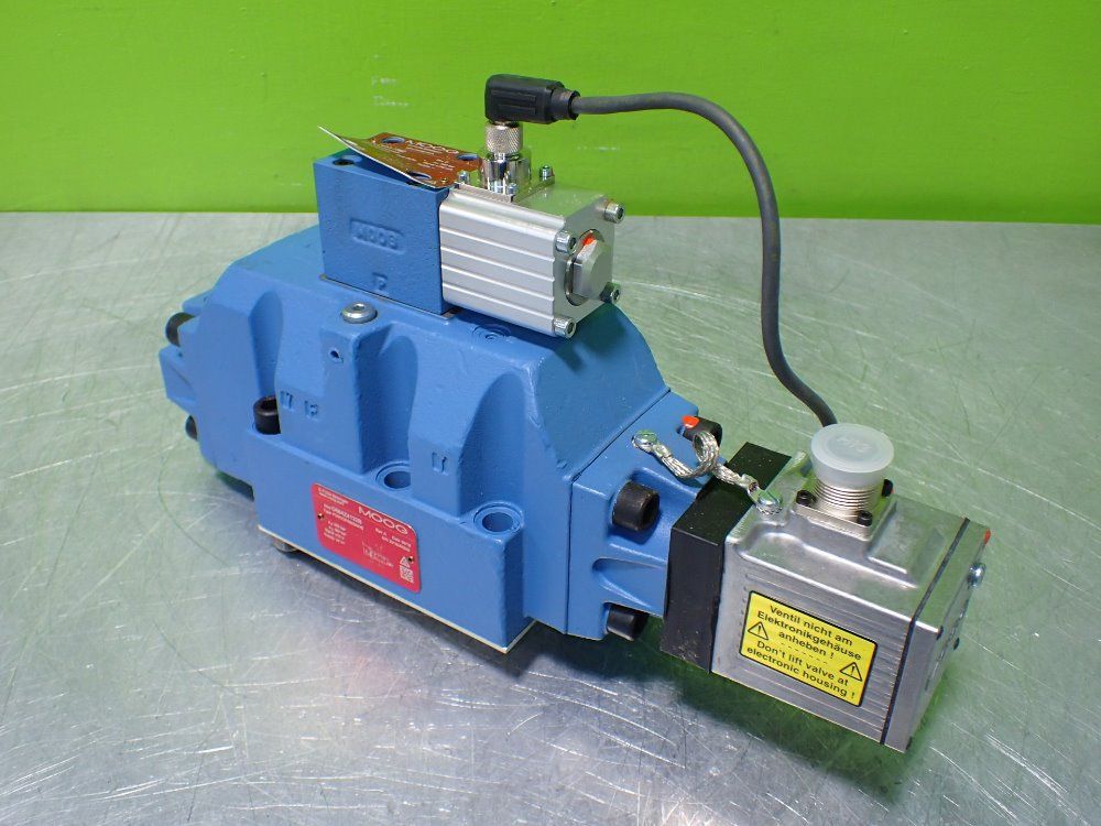 Moog D684z4132b Proportional Servo Valve. D633-7392. A0ko4f0hmy - D684z4132b