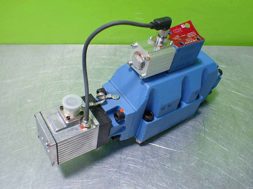 Moog D684z4132b Proportional Servo Valve. D633-7392. A0ko4f0hmy - D684z4132b