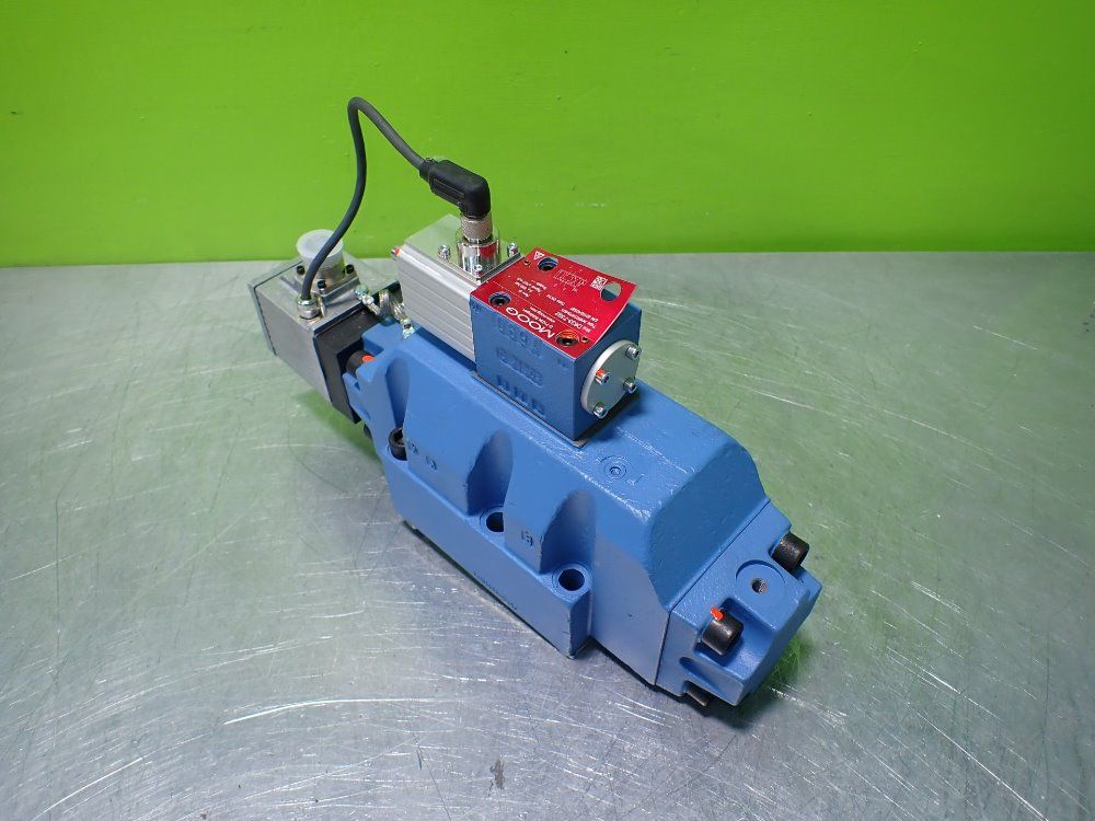 Moog D684z4132b Proportional Servo Valve. D633-7392. A0ko4f0hmy - D684z4132b