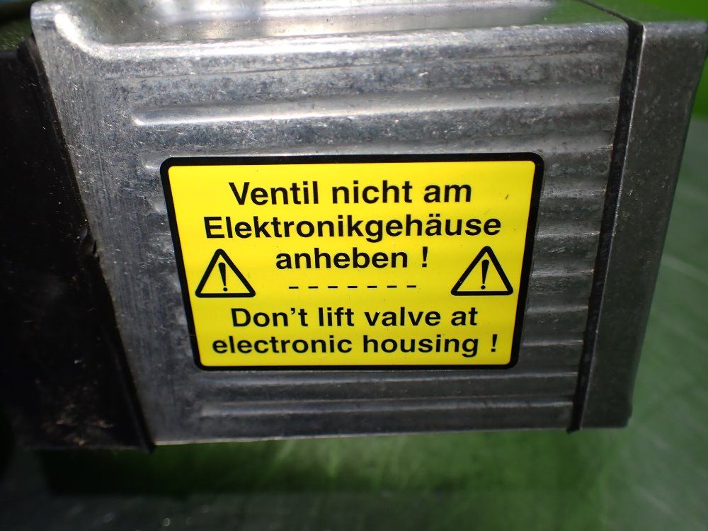 Moog D684z4132b Proportional Servo Valve. D633-7392. A0ko4f0hmy - D684z4132b